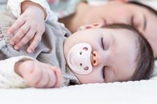 کمک به نوزادان برای داشتن خواب بیشتر