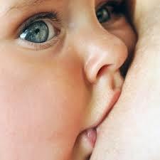 ارتباط تغذیه با شیر مادر و کاهش خطر مشکلات مربوط به نارس بودن چشم