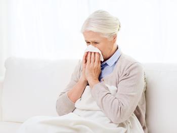 چرا با افزایش سن بیشتر احساس سرما می‌کنیم؟