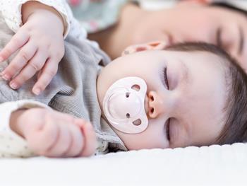 کمک به نوزادان برای داشتن خواب بیشتر